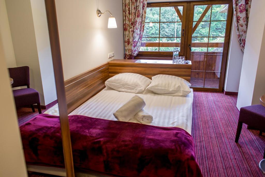 Lesne Patio Hotel Katowice Room photo