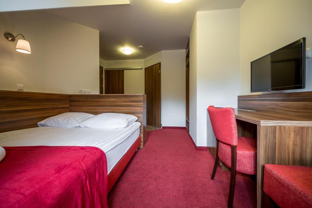 Lesne Patio Hotel Katowice Room photo